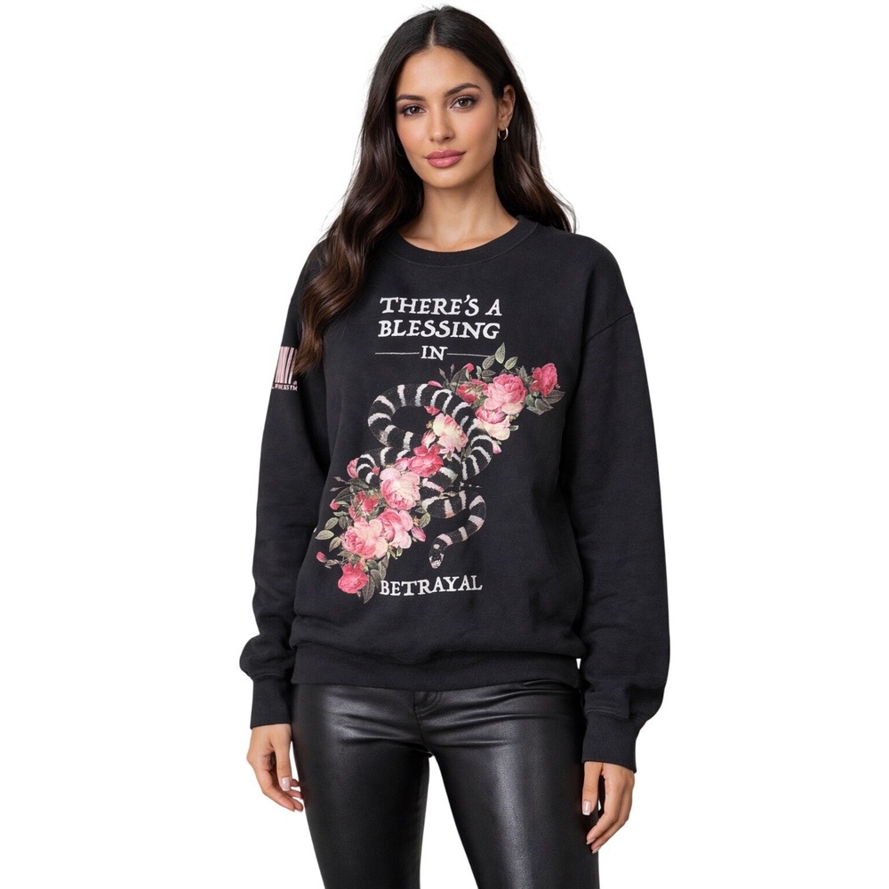 Served Fresh "There's a Blessing in‎ Betrayal" Graphic Sweatshirt – Size L